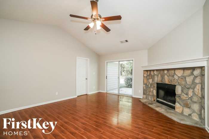 3902 Viola Ct - Photo 3 of 15