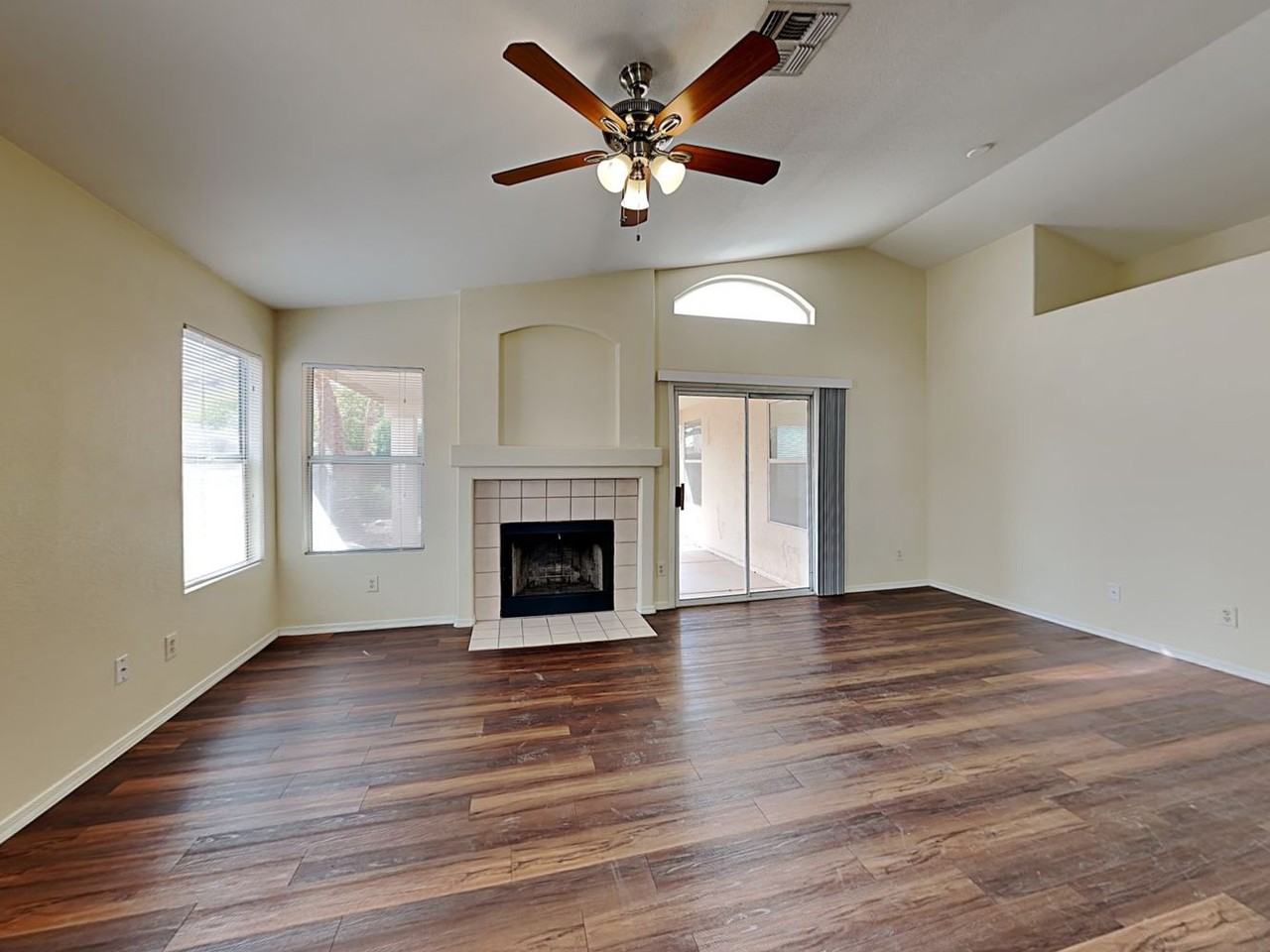 7459 W Crest Ln - Photo 3 of 17