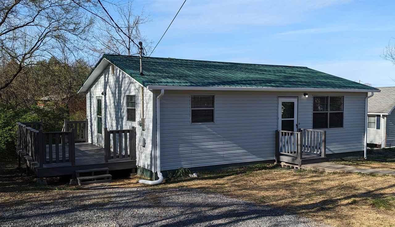 306 Ceaser St #1