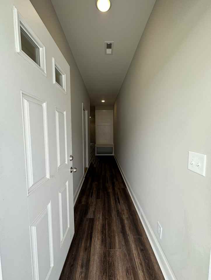 119 119 West Rossview RoadBuilding 2 - I #I - Photo 2 of 15