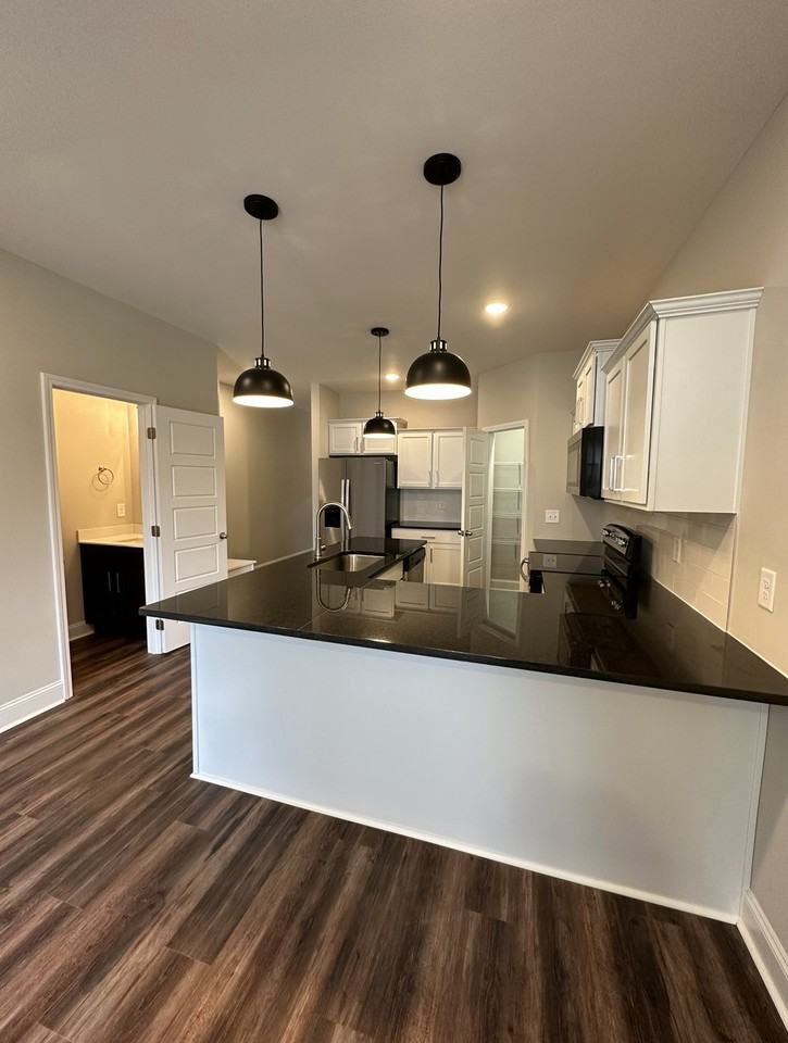 119 119 West Rossview RoadBuilding 2 - I #I - Photo 5 of 15