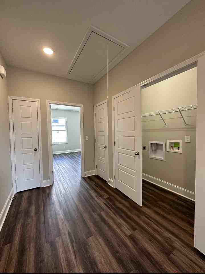 119 119 West Rossview RoadBuilding 2 - I #I - Photo 6 of 15