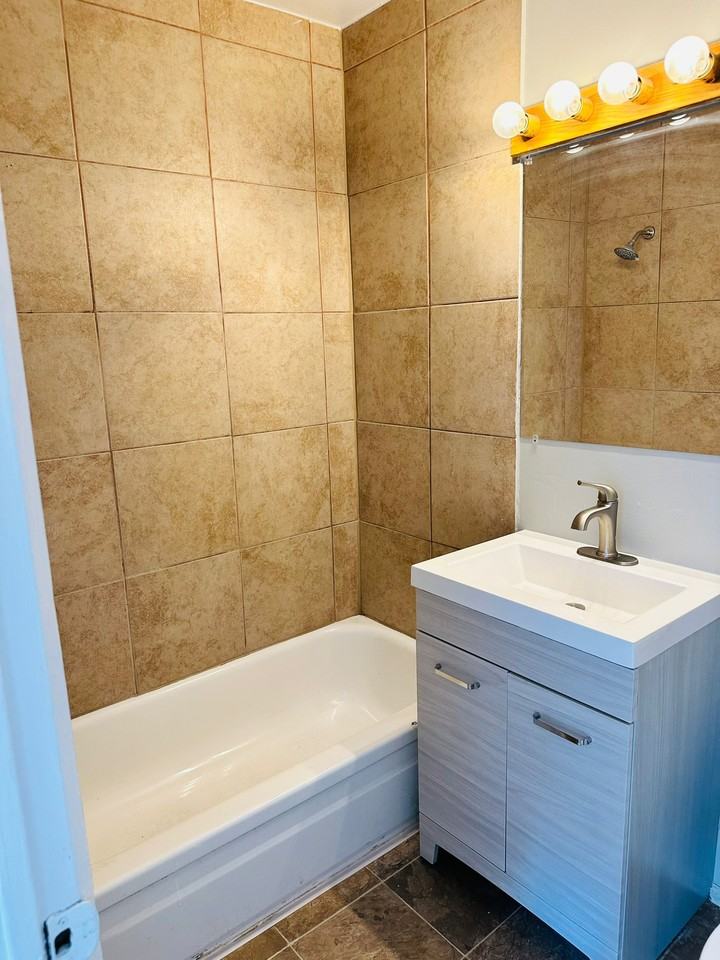 1350 North Moline StreetUnit 301 #1350-301 - Photo 4 of 21