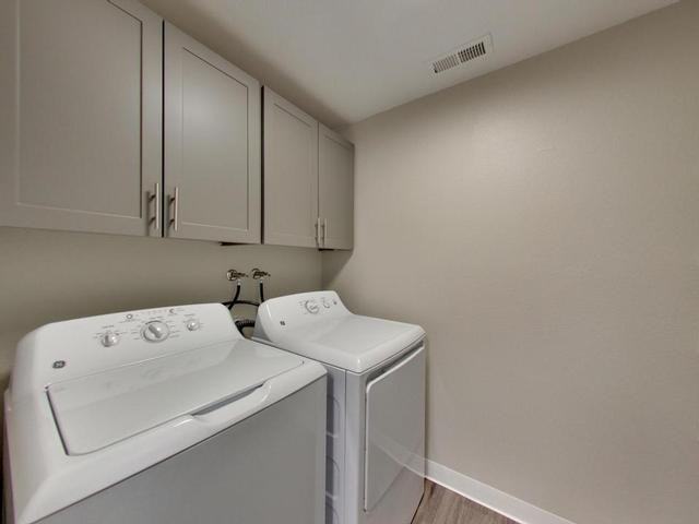 3250 Laurelhurst Dr - Photo 5 of 48