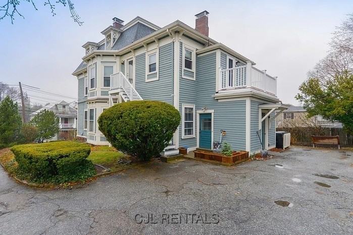 139 Summer St #3 - Photo 2 of 10