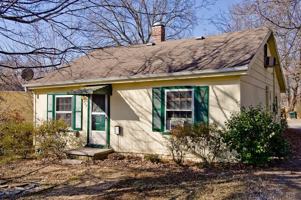 featured image of 923 Circle Dr