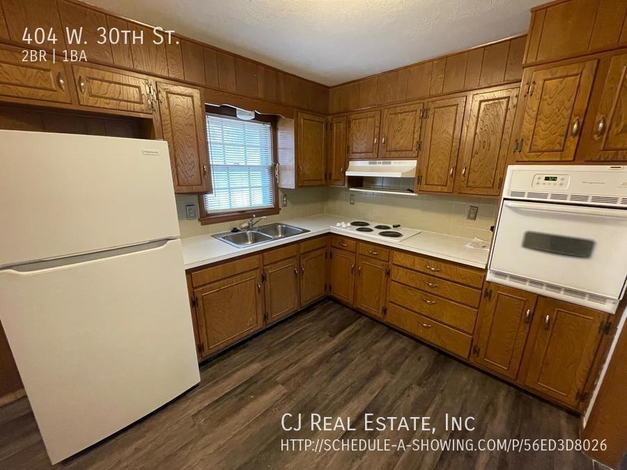 404 W 30th St - Photo 3 of 8