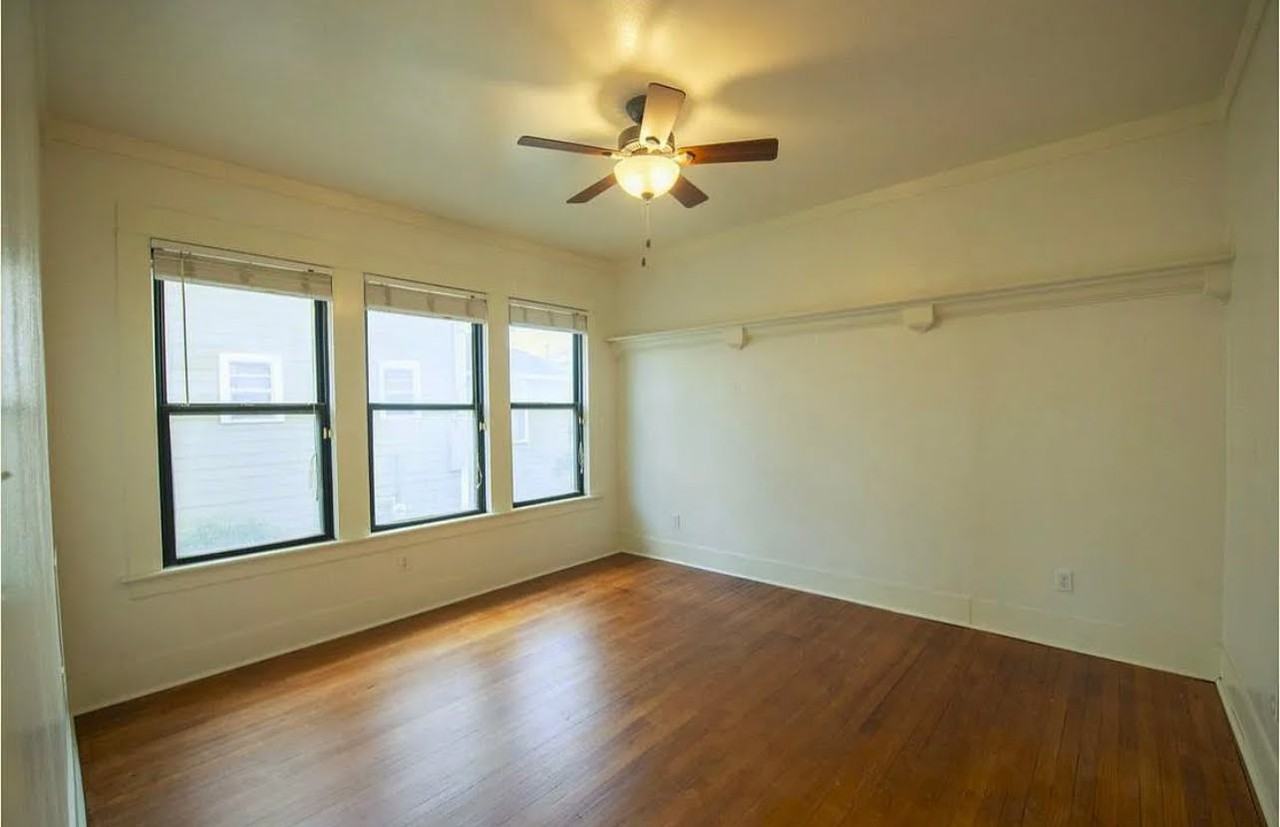 301 N Marlborough Ave - Photo 2 of 11