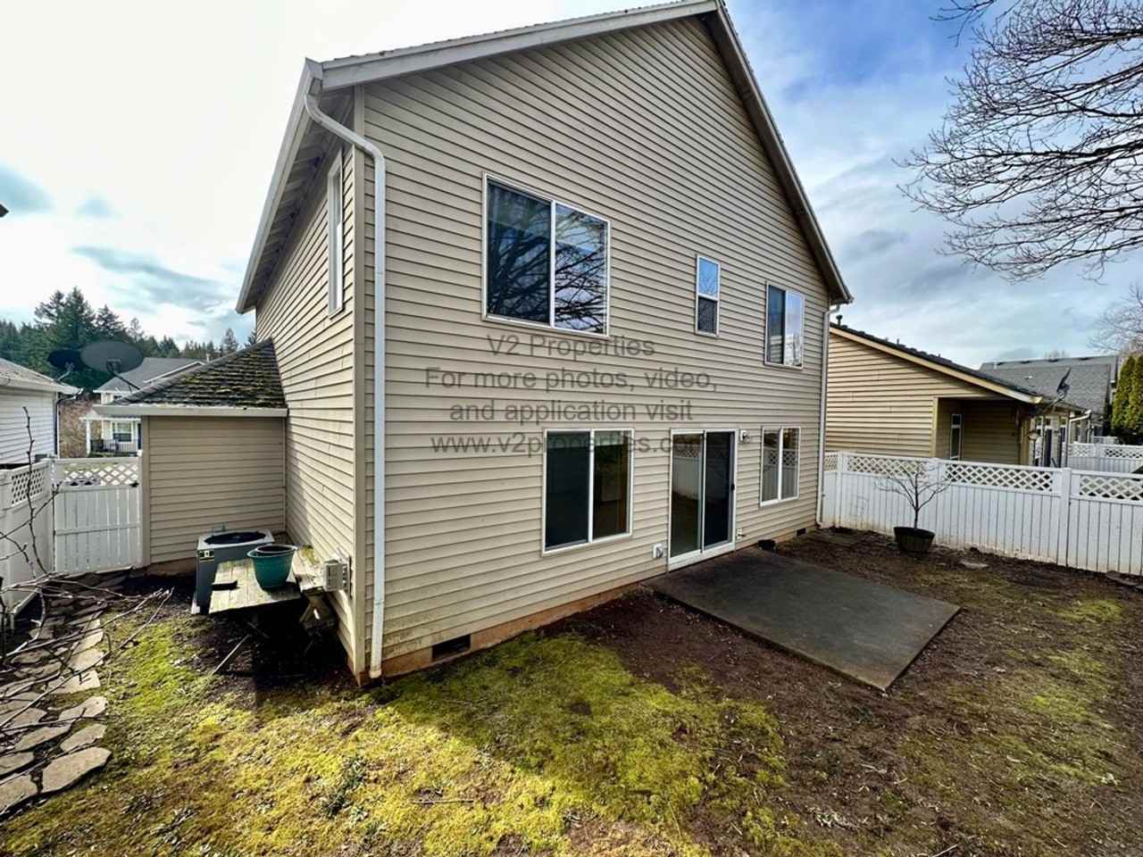 38501 Miller St - Photo 3 of 15