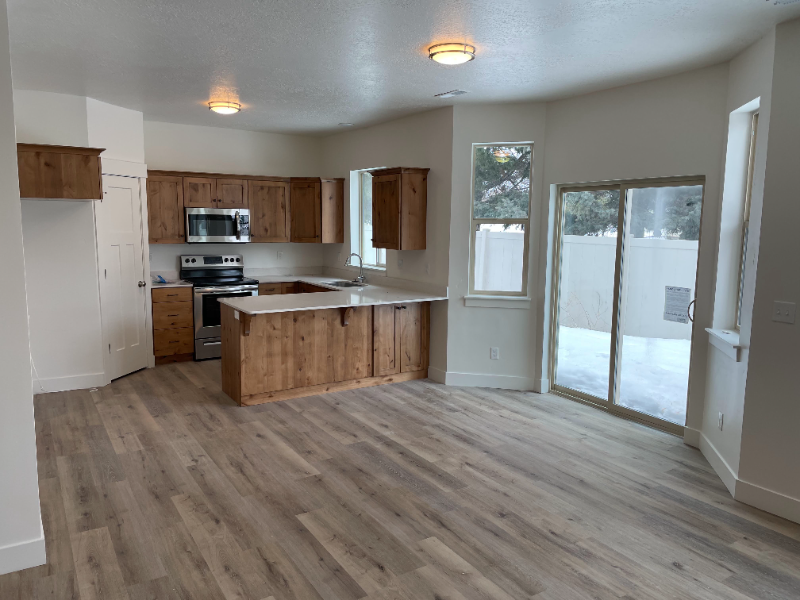 215 Southeast - Photo 2 of 12