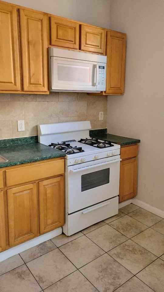 4826 N 12th St #2 - Photo 4 of 16