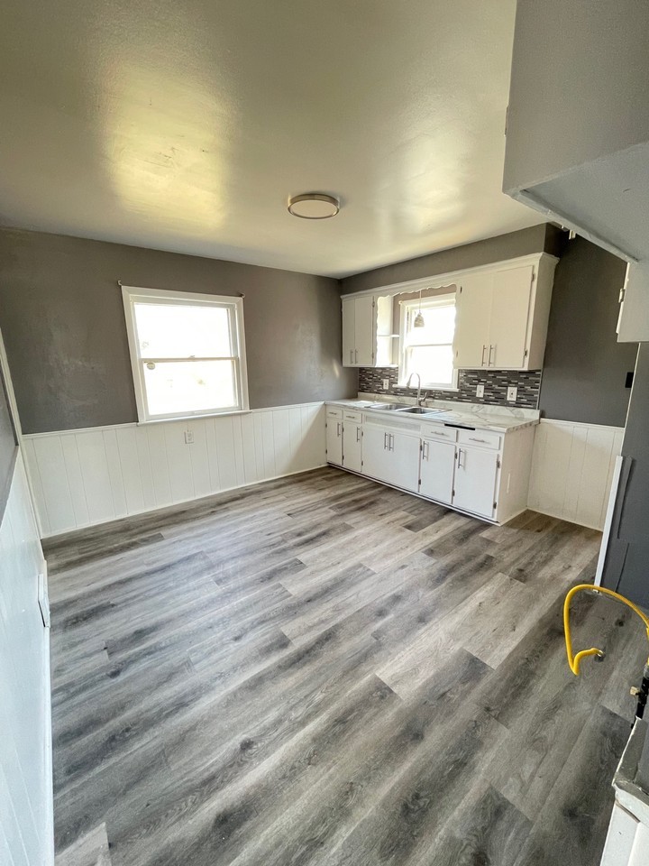 16117 Mendota Ave #1 - Photo 4 of 20
