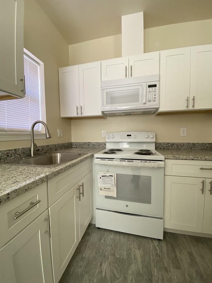4666 Fleming Way #A - Photo 3 of 18