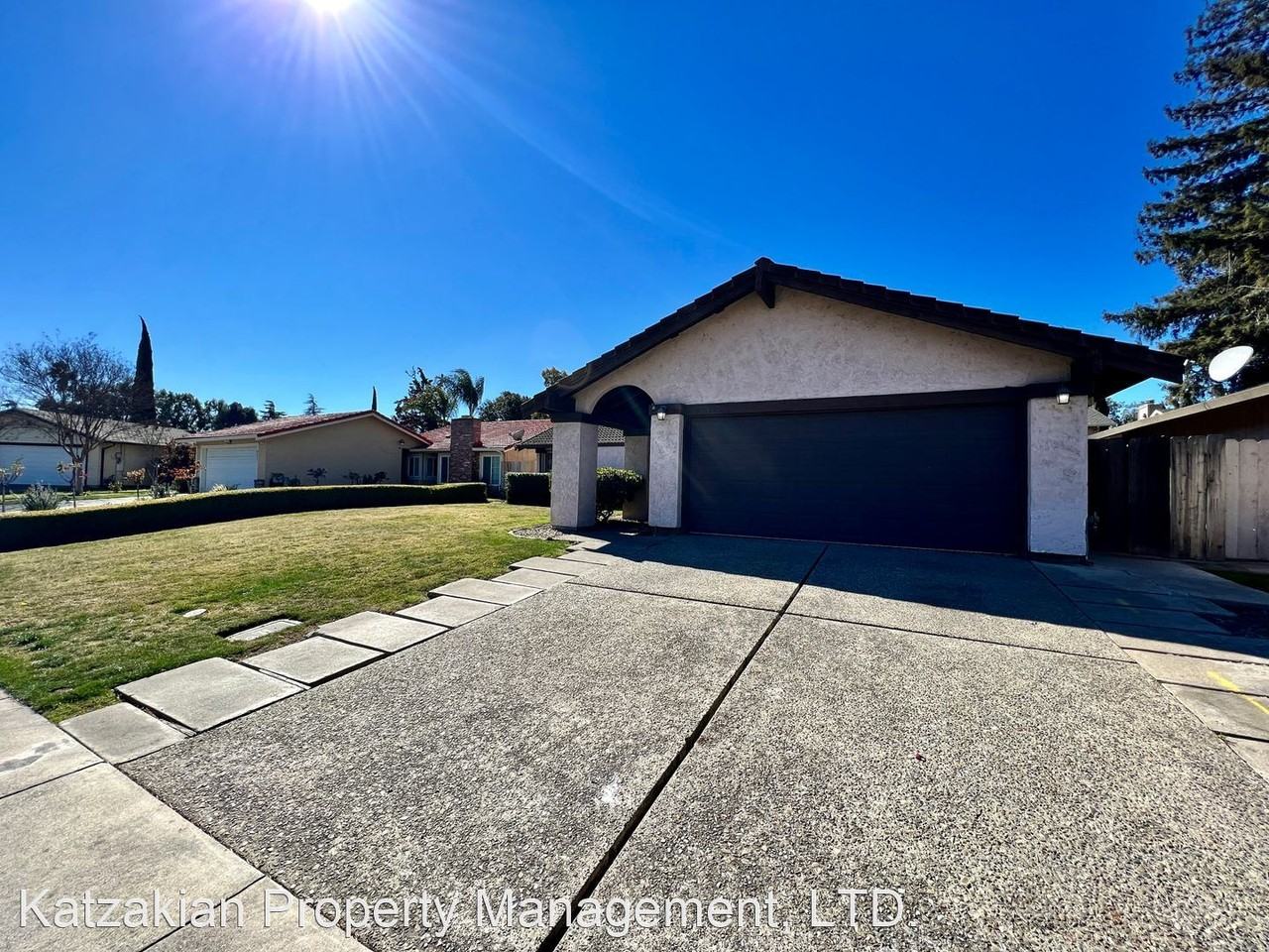 4517 Da Vinci Dr - Photo 2 of 34