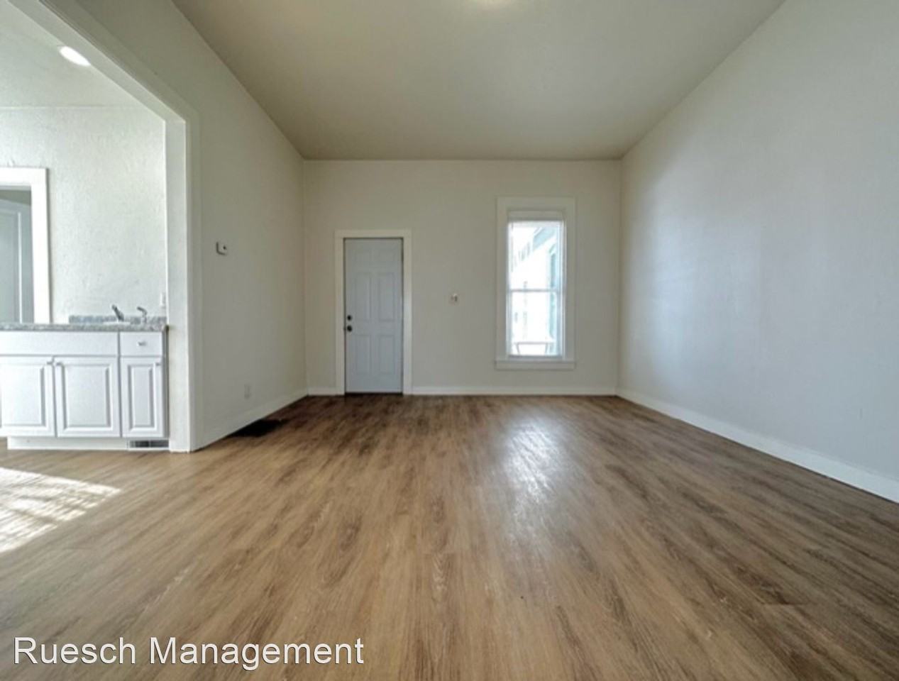 1130 Pine St - Photo 3 of 14