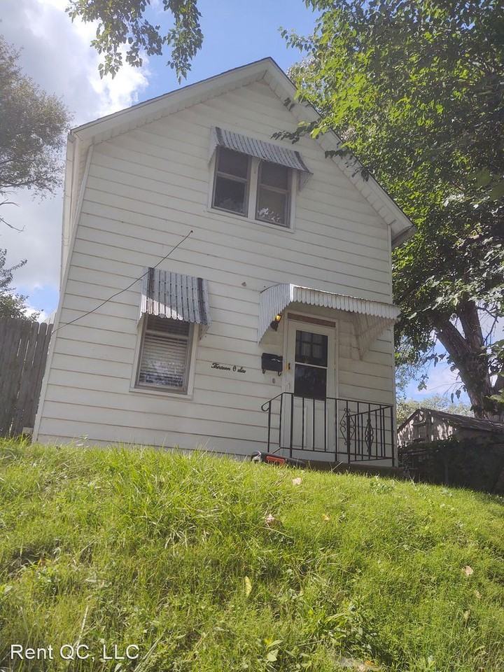 1306 26th St - Photo 2 of 14