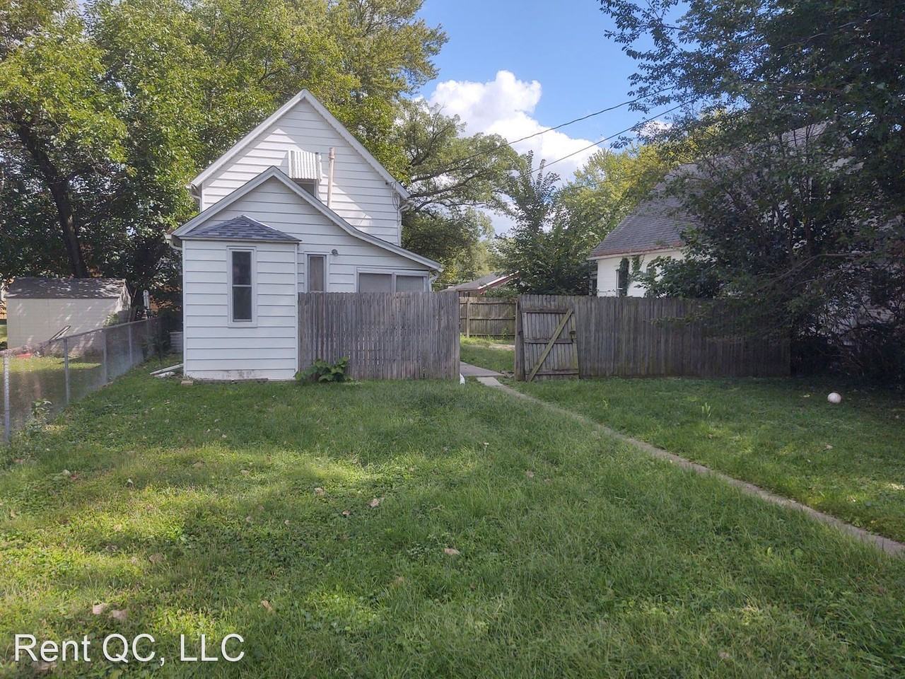 1306 26th St - Photo 3 of 14