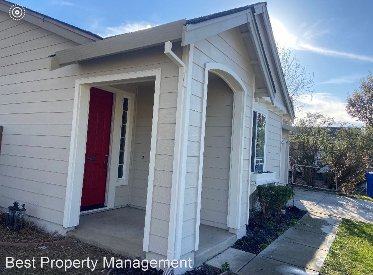 242 Lawrence Ln - Photo 2 of 19