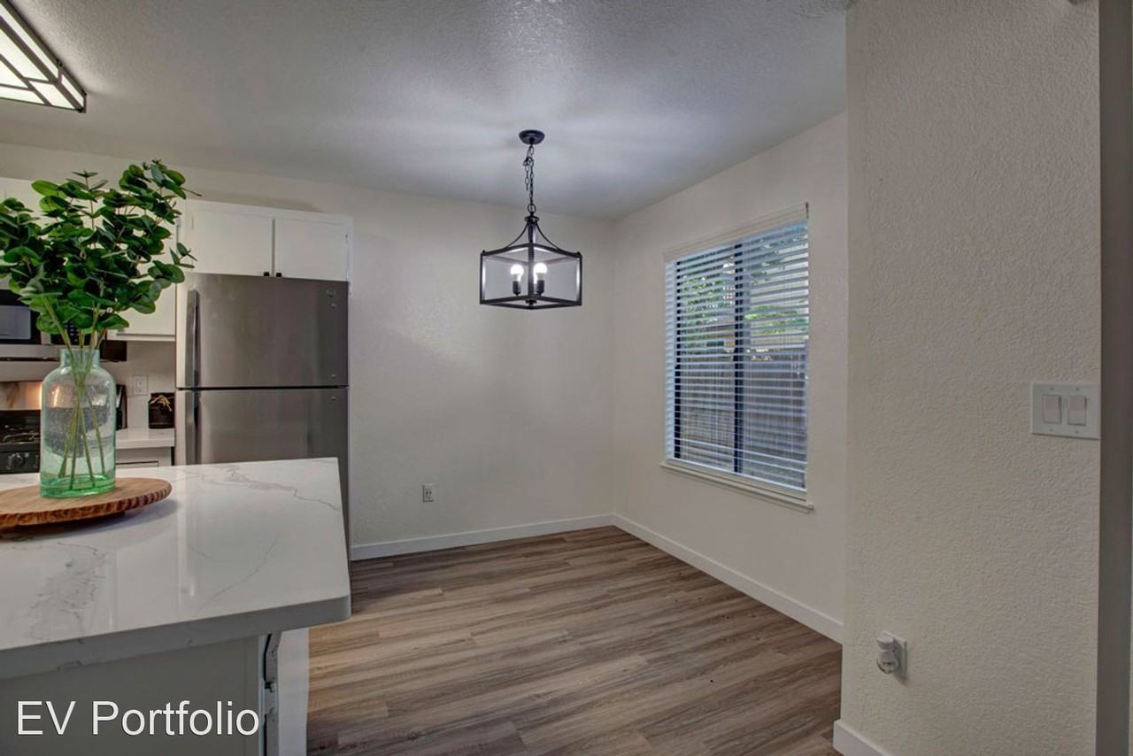 811 F Street - Photo 3 of 9