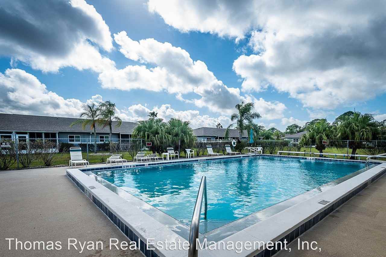 12538 SW Kingsway Cir. - Photo 2 of 36