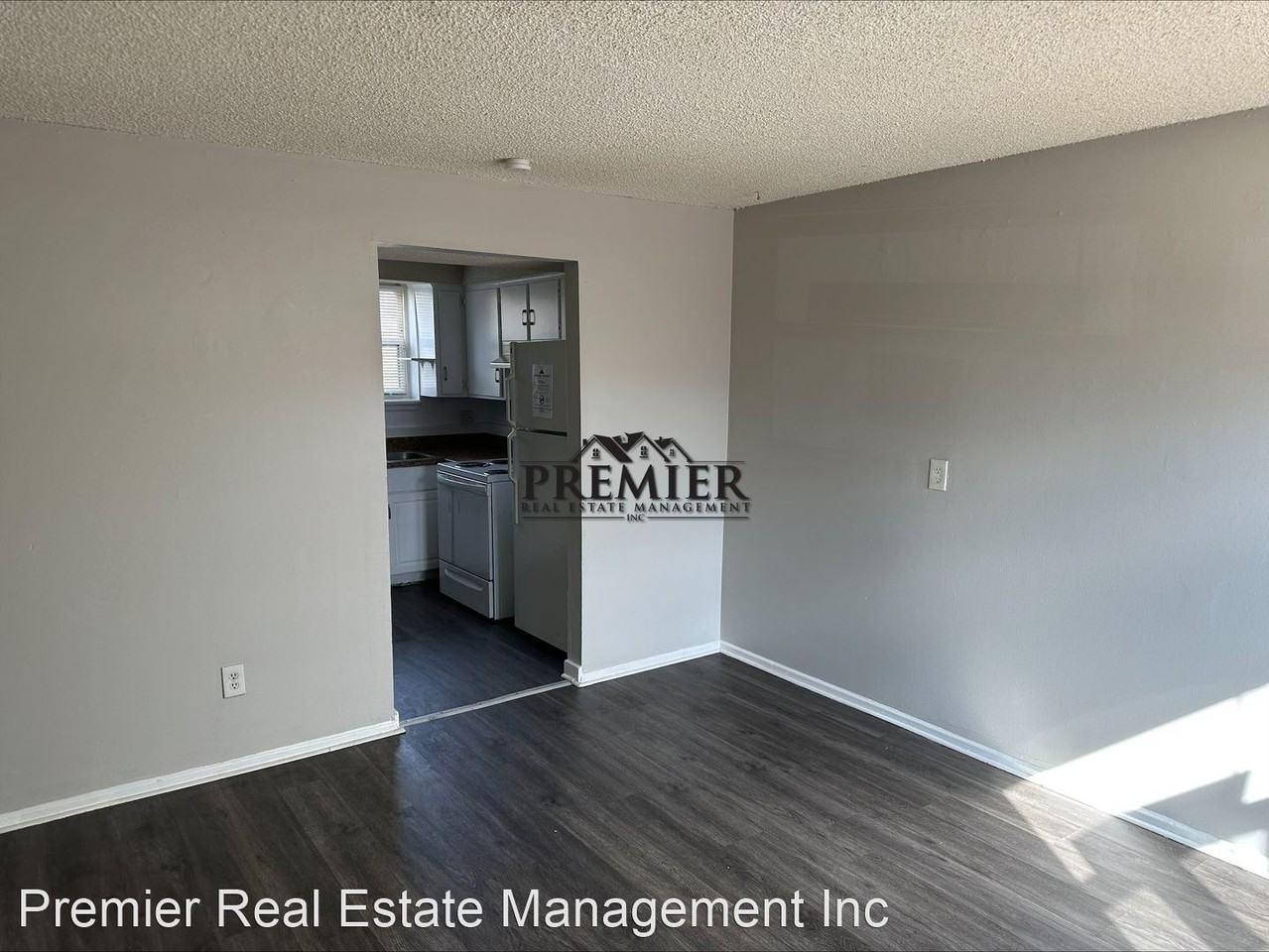 630 N Hocker Ave. - Photo 3 of 9