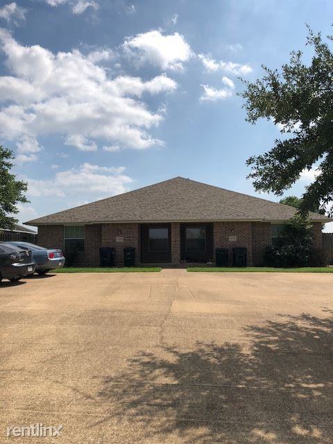 3616 Glenna Ct - Photo 3 of 5