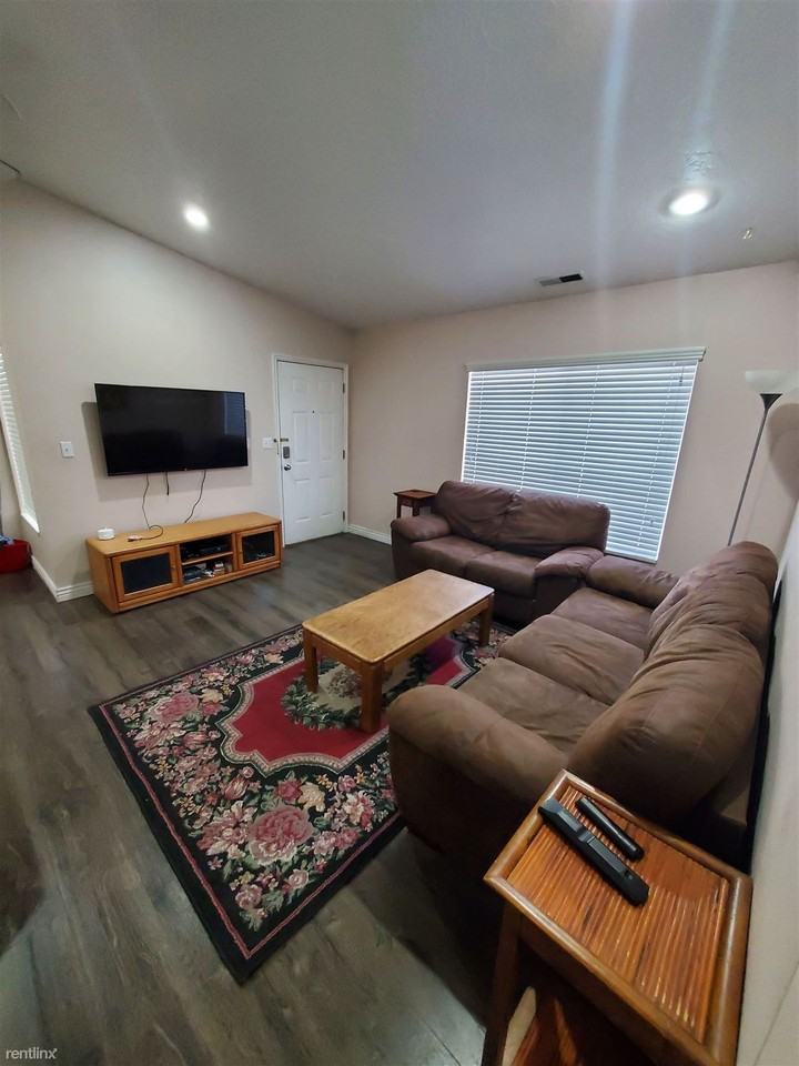 450 master room/BYU approved condo/1 men contract Apartments 1559 N