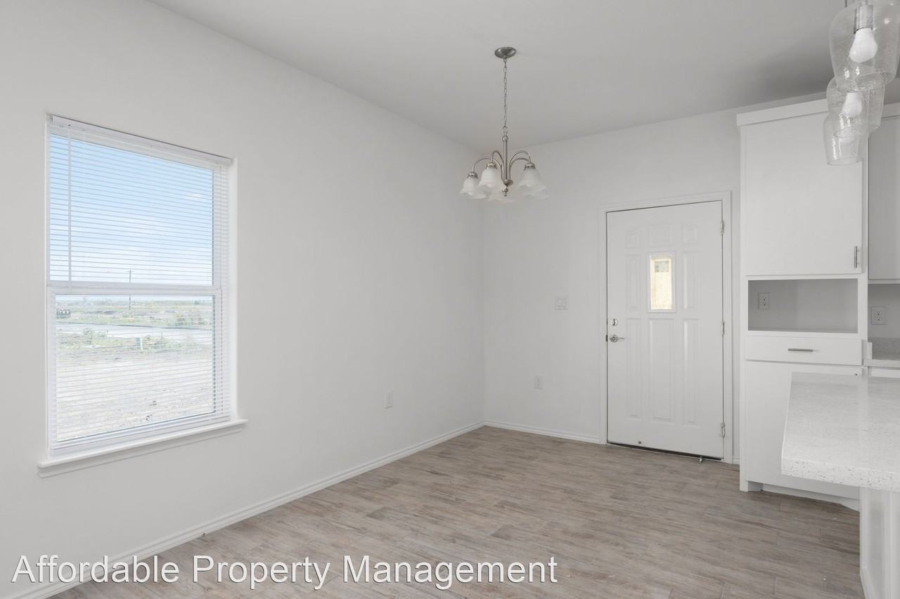 2328 S. Valley Circle - Photo 2 of 21