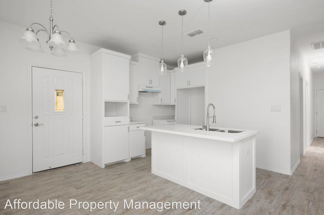 2328 S. Valley Circle - Photo 3 of 21