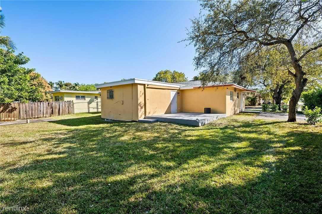 583 Nw 17th Pl - Photo 3 of 10