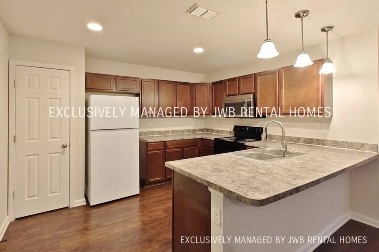 38 Hay Ave - Photo 3 of 7