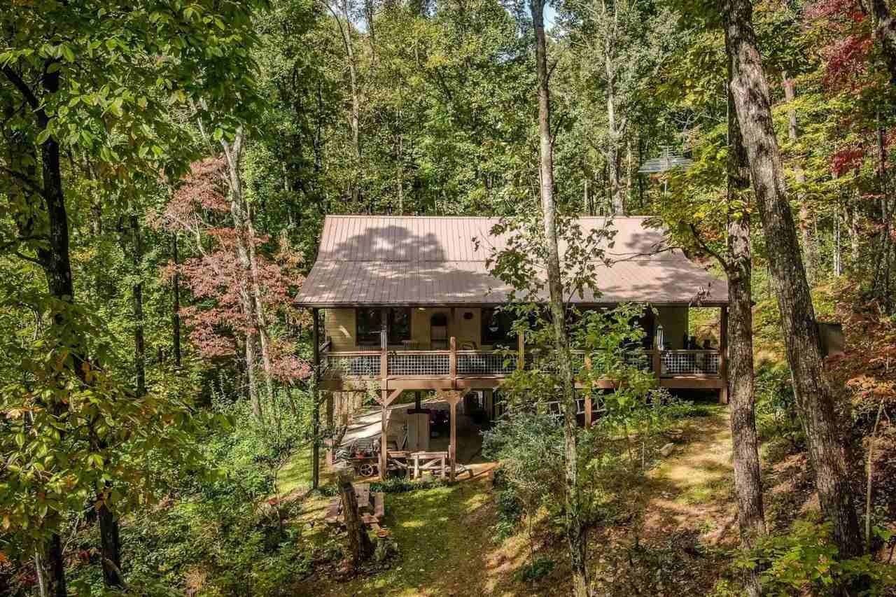 594 Creek Side Rd - Photo 3 of 50