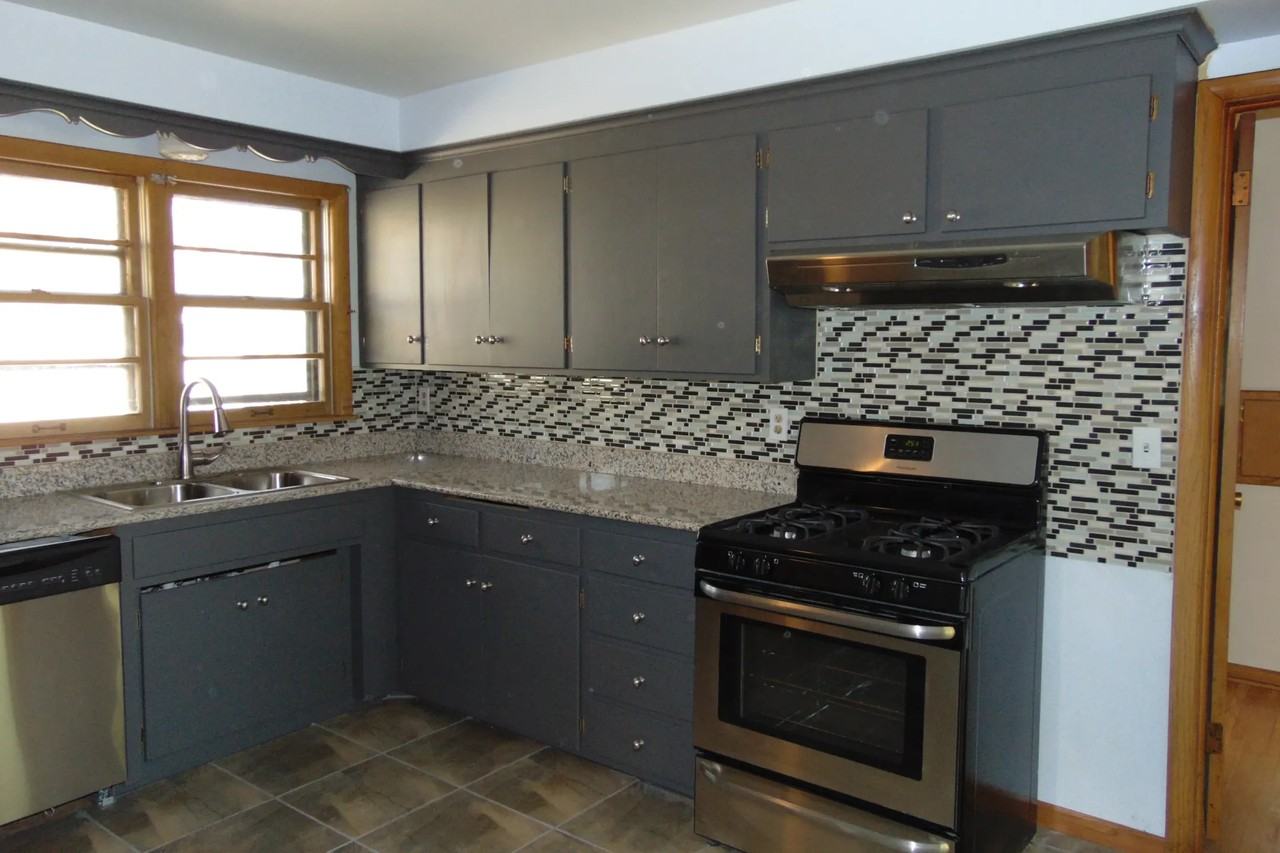 7527 18th Ave S - Photo 3 of 15