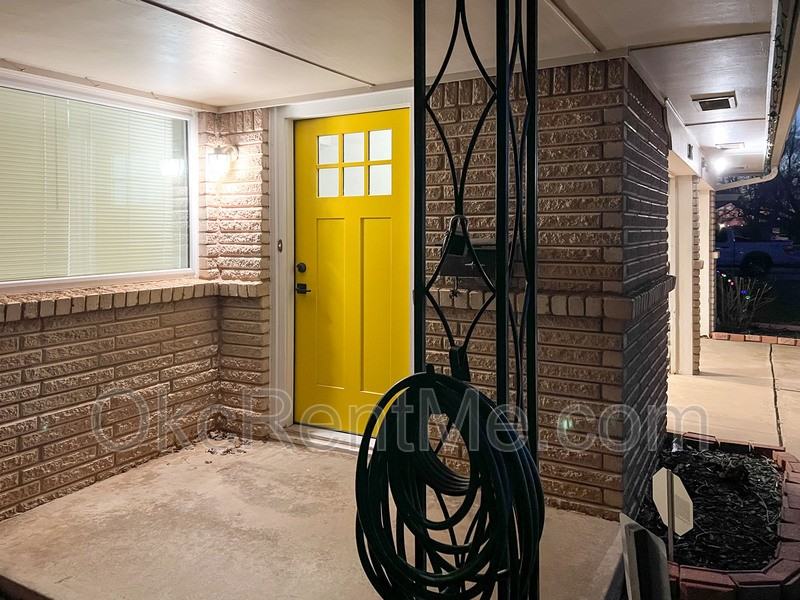 106 Thompson Dr - Photo 3 of 28