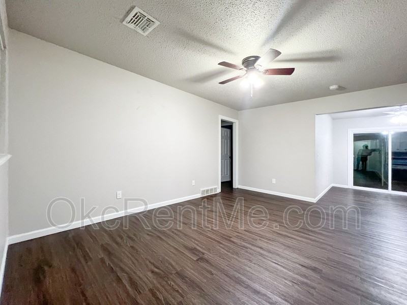 106 Thompson Dr - Photo 5 of 28