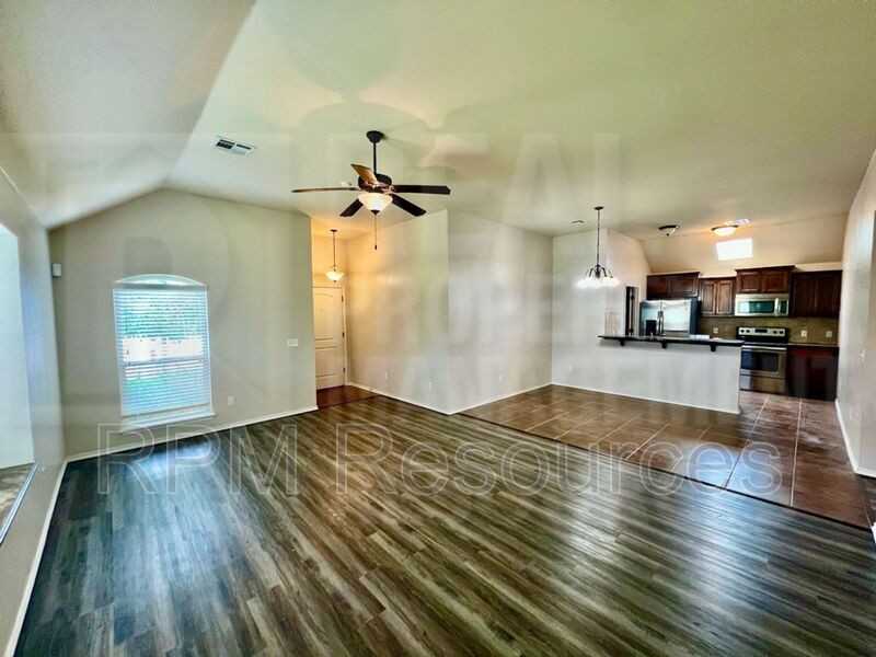 2312 Frisco Way - Photo 4 of 19