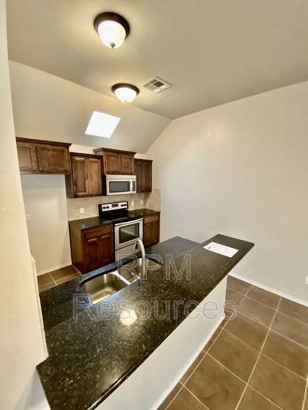 2312 Frisco Way - Photo 7 of 19
