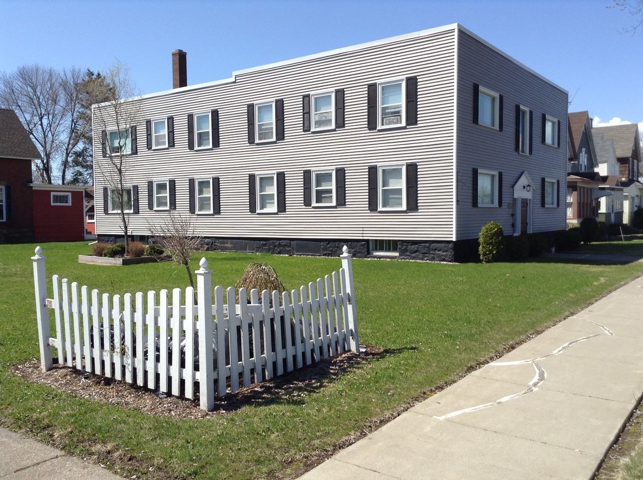 1006 Broadway St Apartments in Superior, WI 54880 Zumper