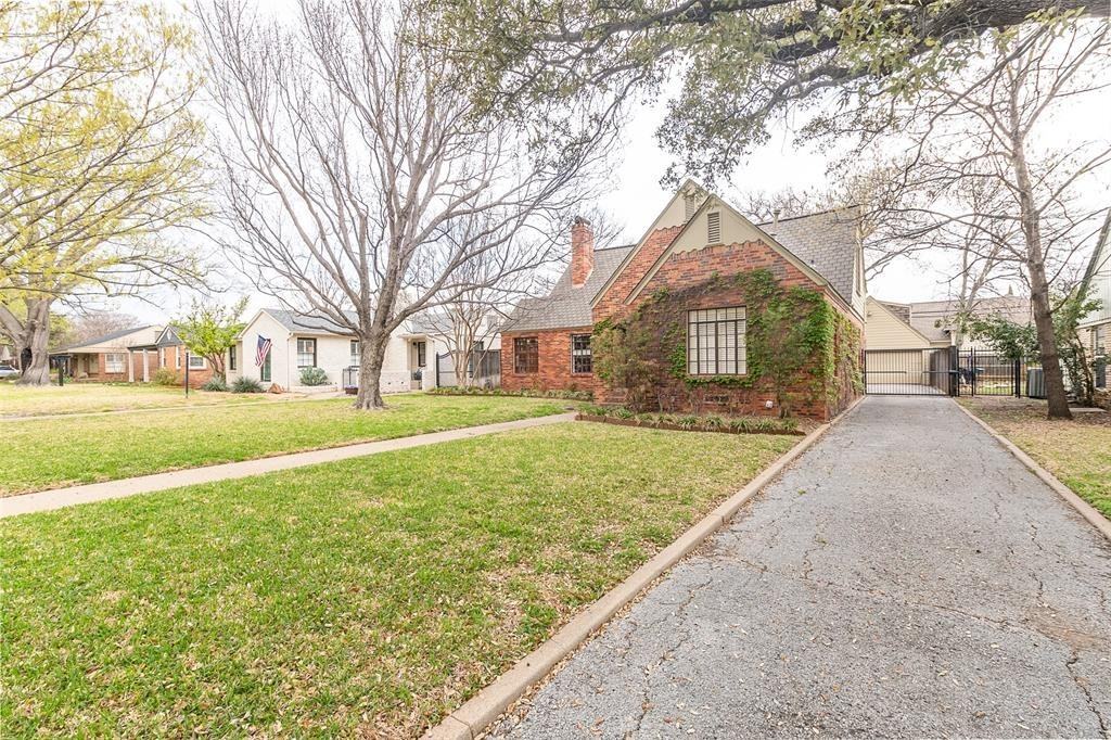 3624 Westcliff Rd S - Photo 2 of 23