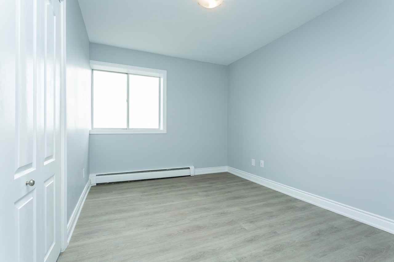 977 Mohawk Road East Apartments 977 Mohawk Rd E, Hamilton, ON L8T 2S1