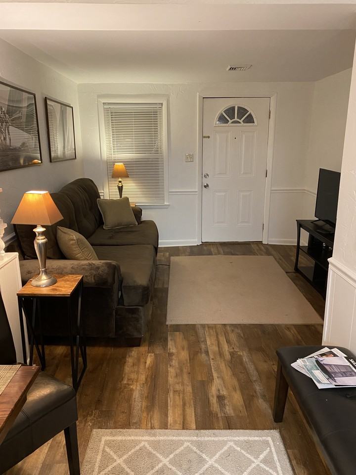 230 West Middle Street - Photo 3 of 15