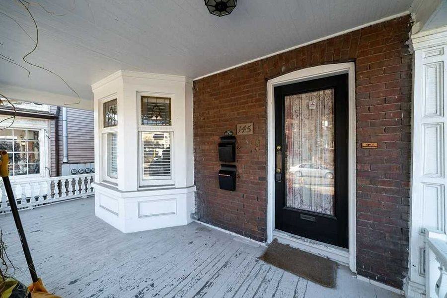 145 Springhurst Avenue - Photo 3 of 32