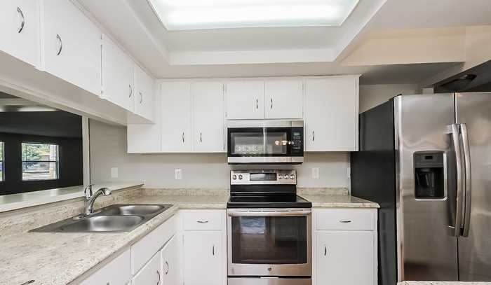 3244 Allandale Dr - Photo 3 of 6