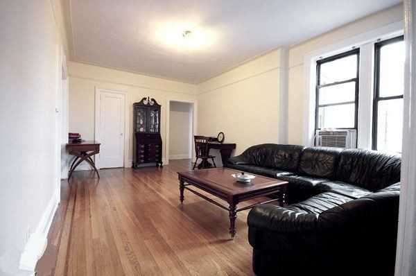Recently renovated Astoria Queens 1bdrm on 30th st. - Photo 2 of 2
