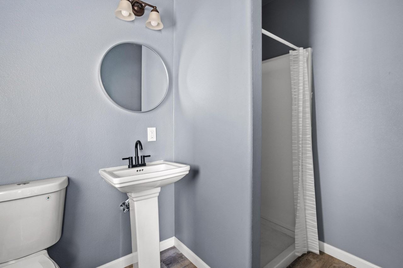 N Grove St - Photo 4 of 7