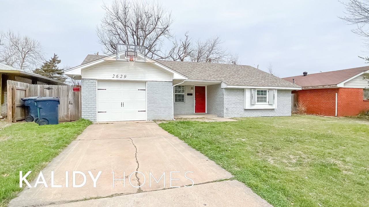 2629 Sw 56th St #1 - Photo 3 of 39