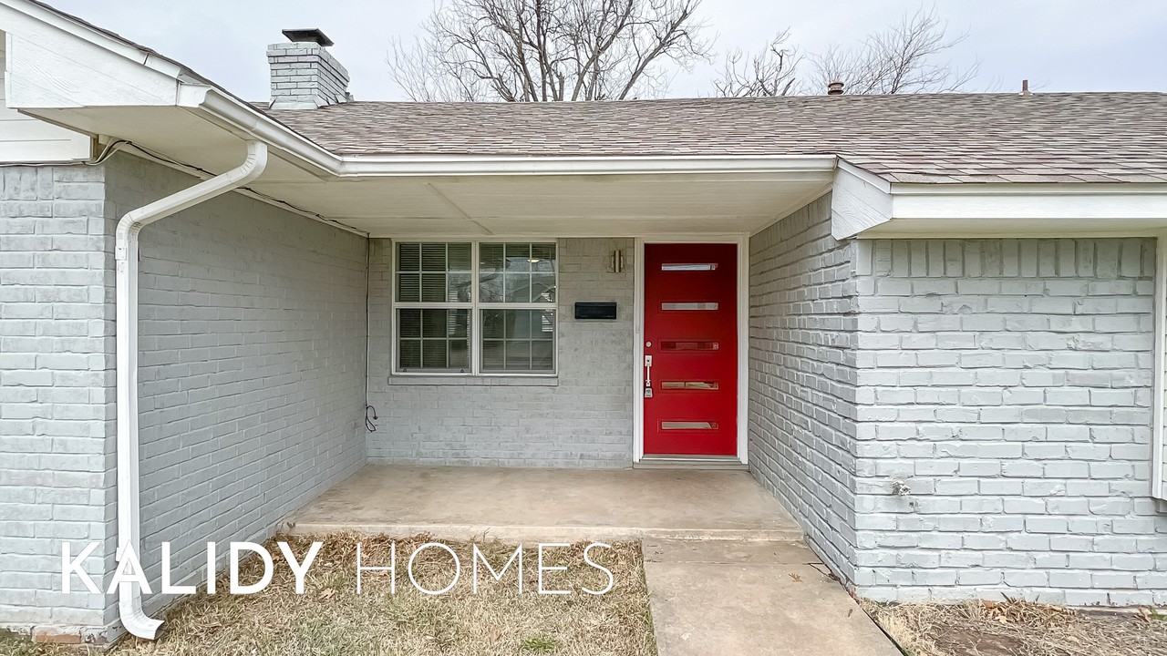 2629 Sw 56th St #1 - Photo 6 of 39