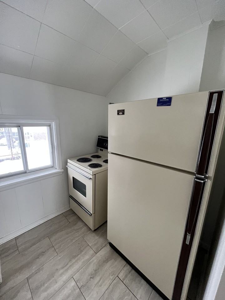 93 Mead Boulevard #2 - Photo 3 of 11