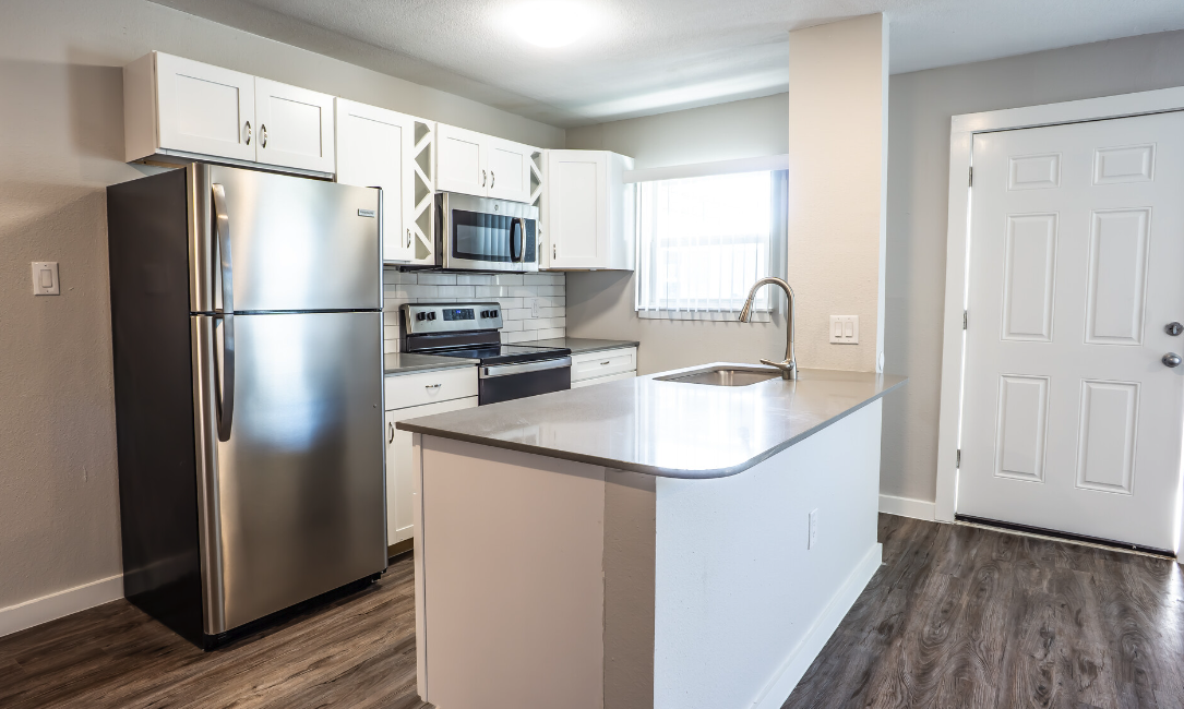 Hyde Park Square - Photo 2 of 5