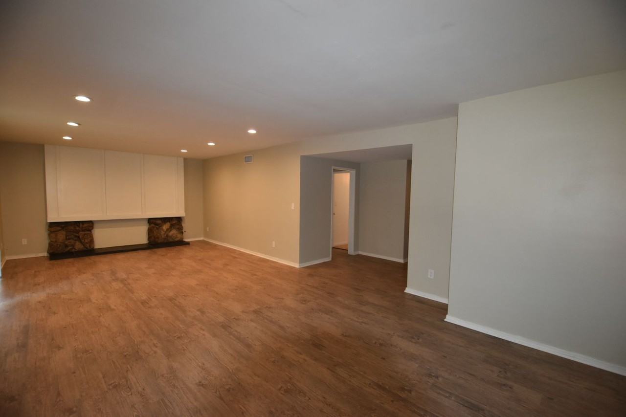 15035 Blackhawk St - Photo 2 of 13